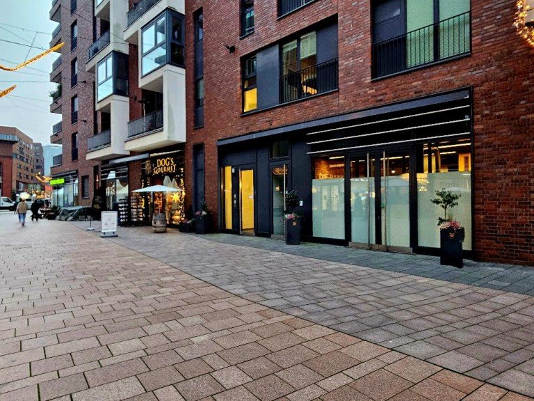  Hamburg Einzelhandelsladen Ladenfl�che direkt auf dem �berseeboulevard