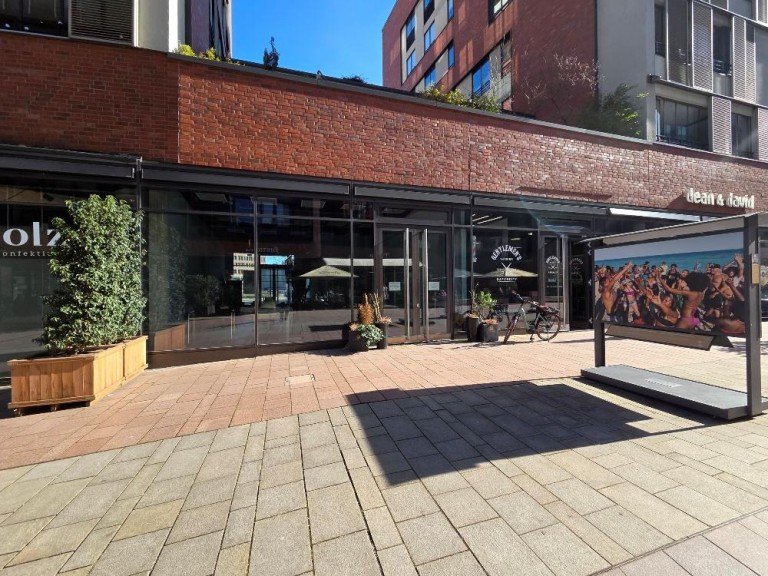  Hamburg Einzelhandelsladen Ladenfl�che am �berseeboulevard in der HafenCity